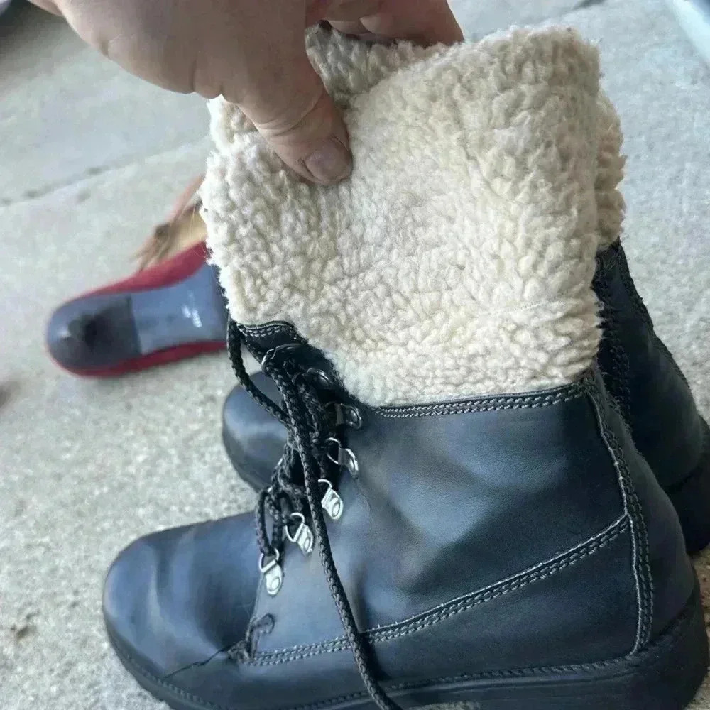 Union bay faux fur boots size10m